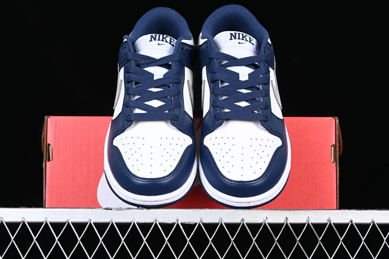 All categories Nk SB Dunk series Nk SB Dunk Low low-top sneakers Nk Dunk Low "Midnight Navy" blue and white SB low-top sports and leisure sneakers FD9749-400
